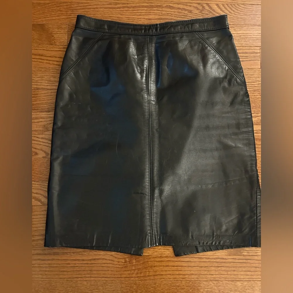 HOLT RENFREW LEATHER - Picture 1 of 8